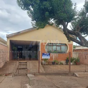 Casa com 4 Quartos à venda, 213m² no Vila Tito de Carvalho (Vila Xavier), Araraquara