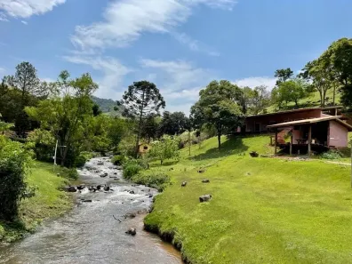 Fazenda/Sítio com 3 Quartos à venda, 3000m² no , Sapucaí-Mirim