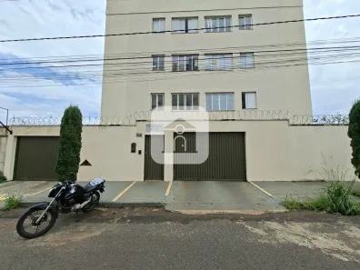 Apartamento com 2 Quartos para alugar, 59m² no Segismundo Pereira, Uberlândia