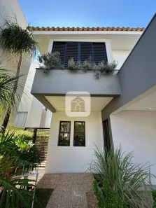 Casa de Condomínio com 4 Quartos à venda, 300m² no Santa Mônica, Uberlândia