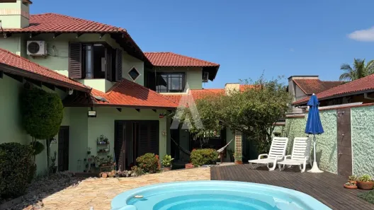 Sobrado com 4 Quartos à venda, 352m² no Costa e Silva, Joinville