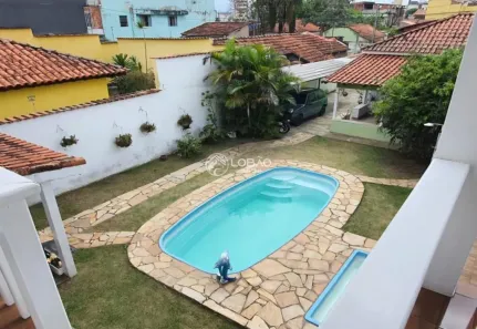 Sobrado com 3 Quartos para alugar, 230m² no Vila Santa Cecília, Resende