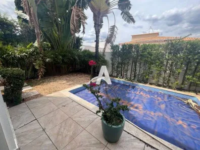 Casa com 3 Quartos para alugar, 330m² no Nova Uberlândia, Uberlândia