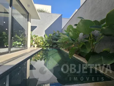 Casa de Condomínio com 3 Quartos à venda, 212m² no Laranjeiras, Uberlândia
