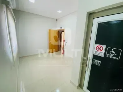 Sala Comercial com 1 Quarto para alugar, 110m² no Fundinho, Uberlândia