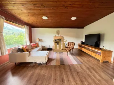 Fazenda/Sítio com 4 Quartos à venda, 120m² no Loteamento Atalaia, Campos do Jordão