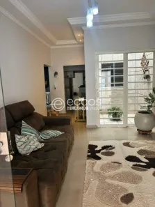 Casa com 3 Quartos à venda, 179m² no Planalto, Uberlândia