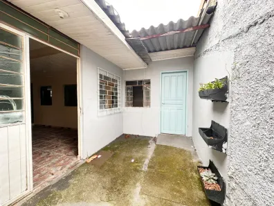 Casa com 3 Quartos para alugar, 60m² no Capão da Imbuia, Curitiba