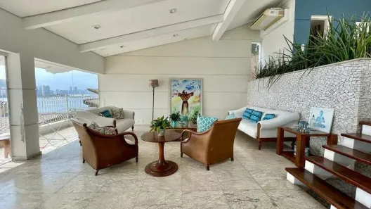 Casa com 3 Quartos para alugar, 435m² no Parque Prainha, São Vicente
