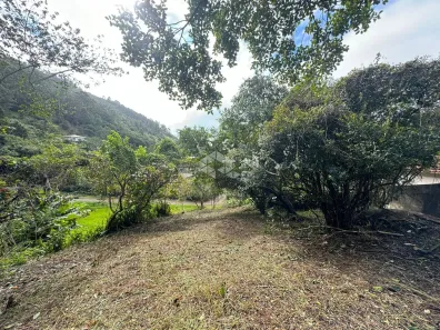 Lote/Terreno à venda, 810m² no Calheiros, Governador Celso Ramos