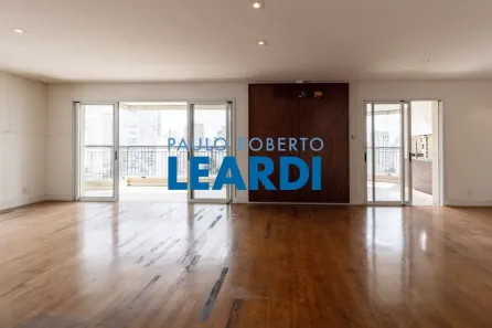 Apartamento com 3 Quartos à venda, 240m² no Santa Cecília, São Paulo