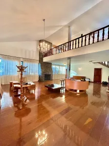 Casa com 4 Quartos para alugar, 804m² no Zona 05, Maringá