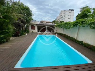Casa com 5 Quartos à venda, 242m² no Barreiros, São José