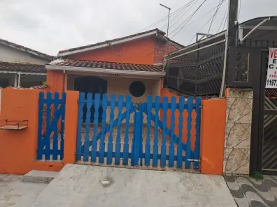 Casa com 2 Quartos para alugar, 65m² no Jardim Aguapeu, Mongaguá