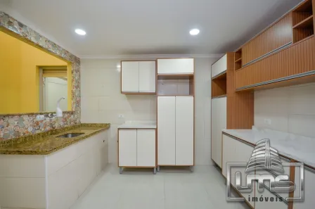 Sobrado com 4 Quartos à venda, 160m² no Cajuru, Curitiba