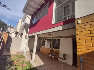 Casa com 4 Quartos à venda, 282m² no Agronômica, Florianópolis