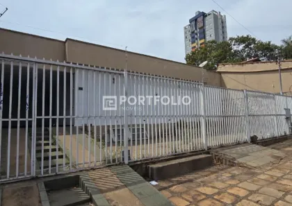 Casa com 4 Quartos à venda, 250m² no Setor Aeroporto, Goiânia
