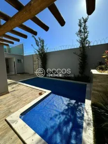 Casa com 4 Quartos à venda, 360m² no Jardim Karaíba, Uberlândia