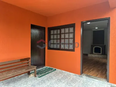 Sobrado com 5 Quartos para alugar, 350m² no Centro, Canoas