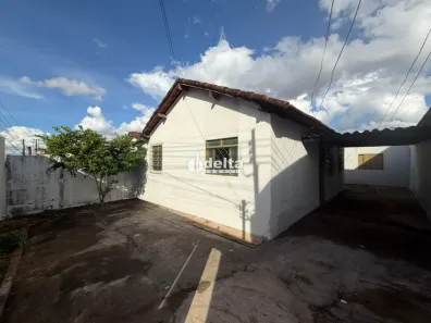 Casa com 3 Quartos à venda, 60m² no Luizote de Freitas, Uberlândia