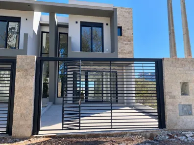 Sobrado com 3 Quartos à venda, 140m² no Nossa Senhora das Graças, Canoas