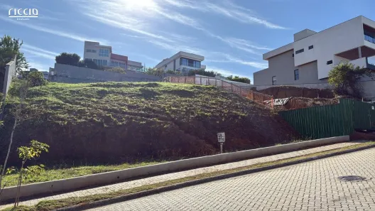 Lote/Terreno à venda, 900m² no Condomínio Reserva do Paratehy, São José dos Campos