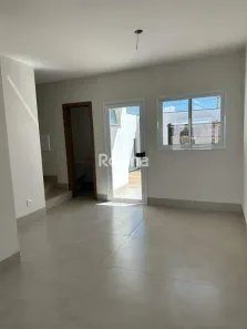 Casa com 2 Quartos à venda, 83m² no Novo Mundo, Uberlândia