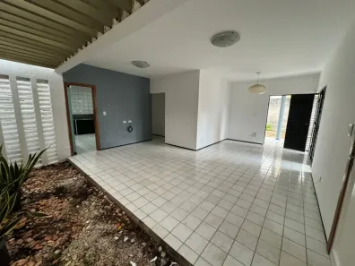 Casa com 3 Quartos para alugar, 200m² no Ininga, Teresina