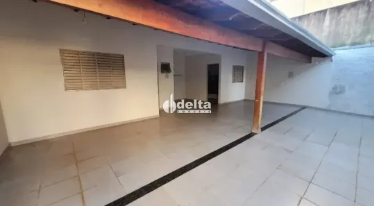 Casa com 5 Quartos à venda, 157m² no Marta Helena, Uberlândia