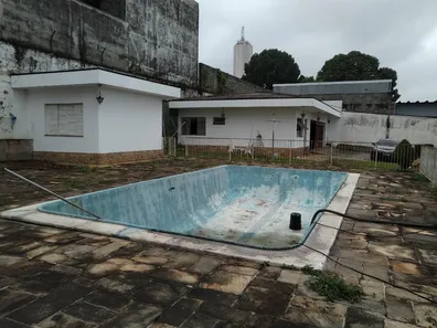 Casa com 10 Quartos para alugar, 900m² no Jardim Independência, São Paulo