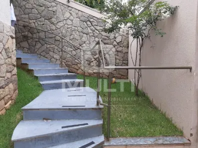 Casa com 4 Quartos para alugar, 260m² no Tabajaras, Uberlândia