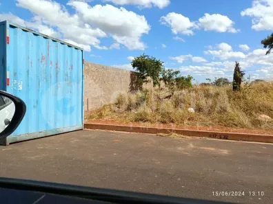 Lote/Terreno à venda, 250m² no Laranjeiras, Uberlândia