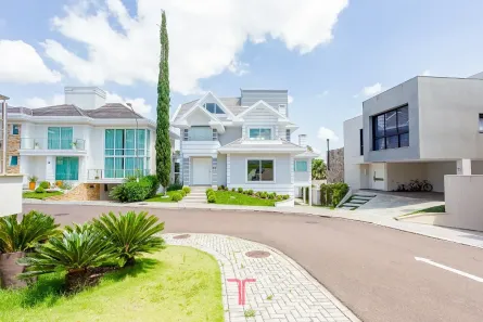 Casa de Condomínio com 5 Quartos para alugar, 492m² no Uberaba, Curitiba