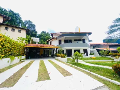 Casa de Condomínio com 5 Quartos para alugar, 260m² no Pitangueiras, Lauro de Freitas