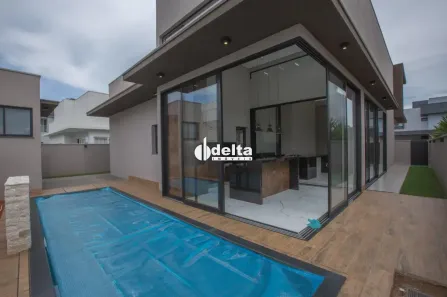 Casa de Condomínio com 4 Quartos à venda, 233m² no Granja Marileusa, Uberlândia