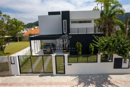 Casa com 2 Quartos à venda, 174m² no Mariscal, Bombinhas