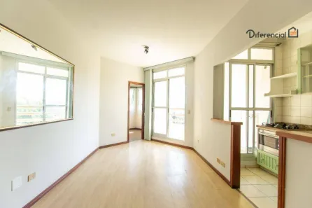 Apartamento com 2 Quartos para alugar, 74m² no Centro, Curitiba