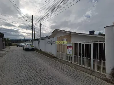 Casa com 2 Quartos para alugar, 70m² no Bela Vista, Palhoça