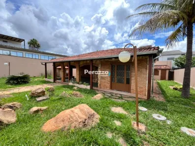 Casa de Condomínio com 3 Quartos para alugar, 233m² no Setor Habitacional Jardim Botânico, Brasília