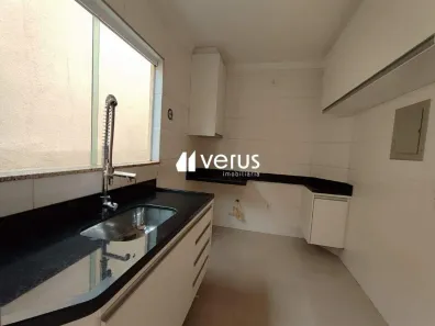 Sobrado com 3 Quartos à venda, 130m² no Segismundo Pereira, Uberlândia