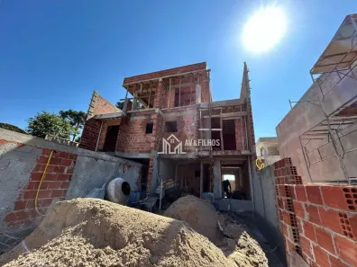 Sobrado com 3 Quartos à venda, 132m² no Uberaba, Curitiba