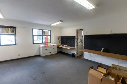 Sala Comercial à venda, 34m² no Vila Nova Conceição, São Paulo