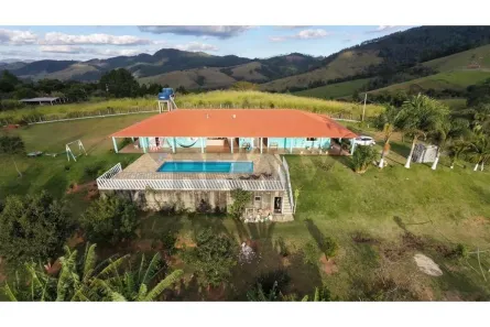 Fazenda/Sítio com 6 Quartos à venda, 470m² no Piracaia, Piracaia