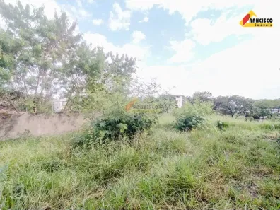 à venda, 300m² no São João de Deus, Divinópolis