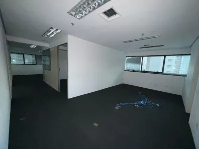 Sala Comercial para alugar, 90m² no Vila Olímpia, São Paulo
