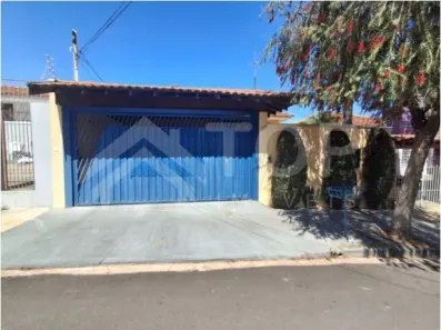 Casa com 3 Quartos para venda ou aluguel, 139m² no Cidade Jardim, São Carlos