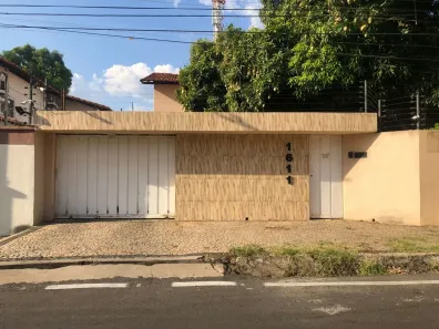 Casa com 3 Quartos para alugar, 308m² no Planalto, Teresina