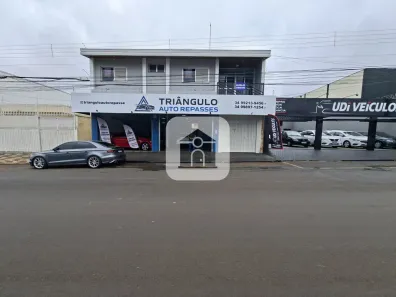 Sobrado com 3 Quartos para alugar, 120m² no Brasil, Uberlândia
