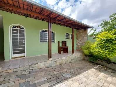 Casa com 5 Quartos à venda, 150m² no Monte Castelo, Contagem
