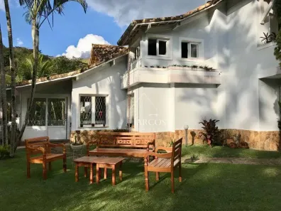 Casa de Condomínio com 4 Quartos à venda, 285m² no Itaipava, Petrópolis